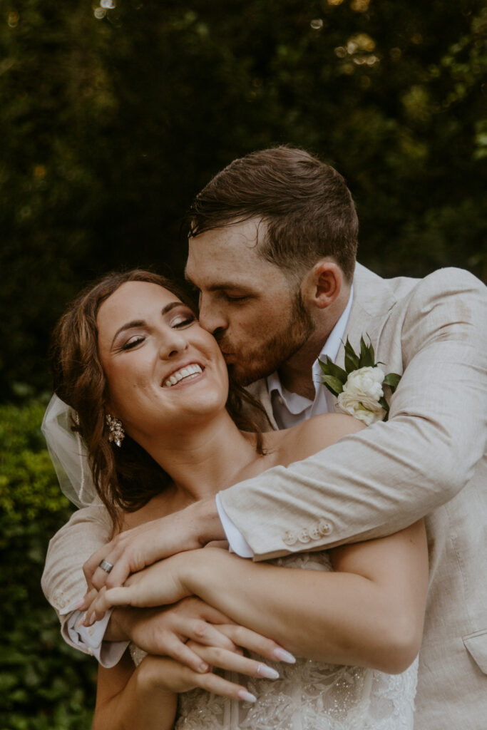 southern charm wedding photos with bride and groom
