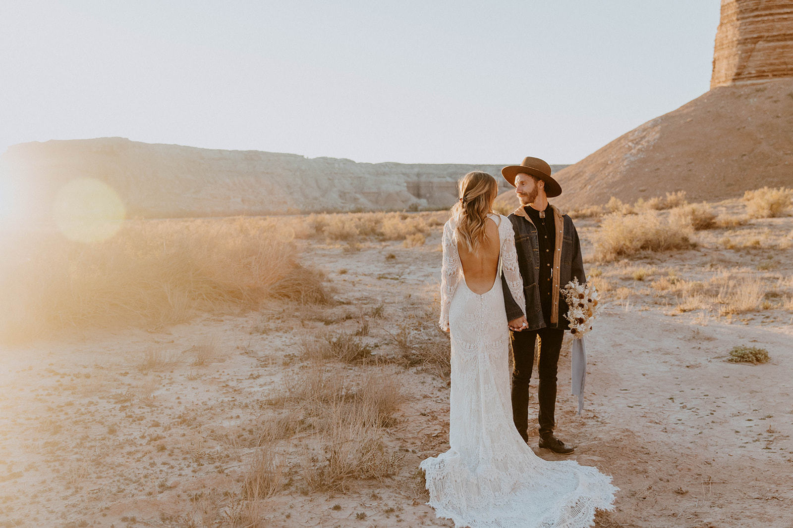 couple looking at each other -must have wedding poses