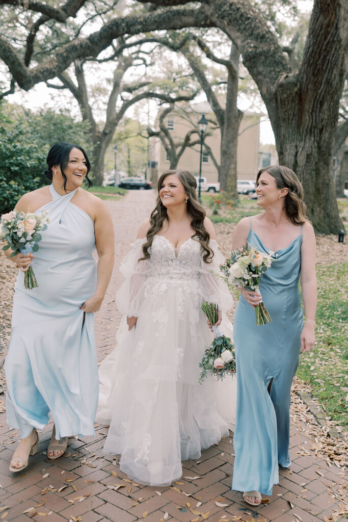 portrait of the bride and her bridesmaids