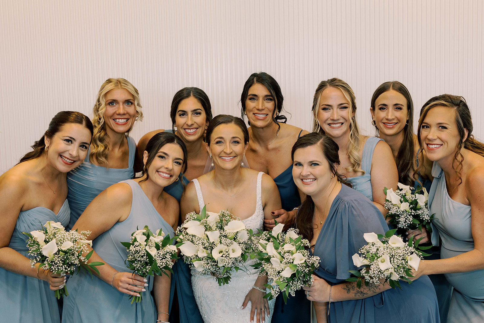 cute picture of the bride and her bridesmaids