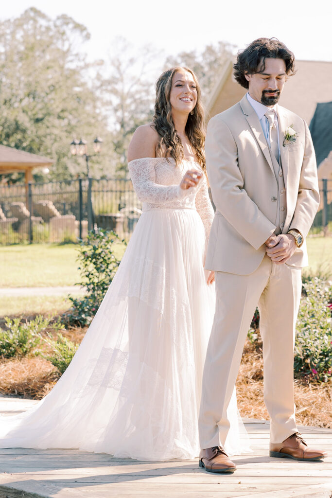 Christin & Aaron’s Romantic Georgia Wedding at Hazelhurst First Baptist Church
