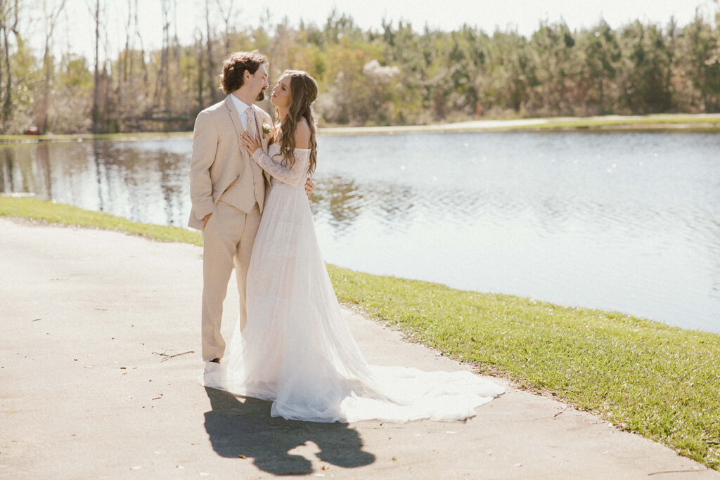 Christin & Aaron’s Romantic Georgia Wedding at Hazelhurst First Baptist Church