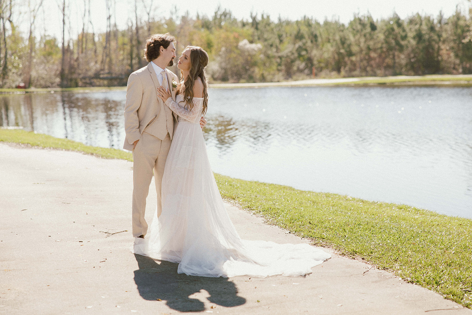 Christin & Aaron’s Romantic Georgia Wedding at Hazelhurst First Baptist Church