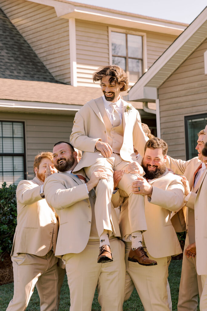 Christin & Aaron’s Romantic Georgia Wedding at Hazelhurst First Baptist Church