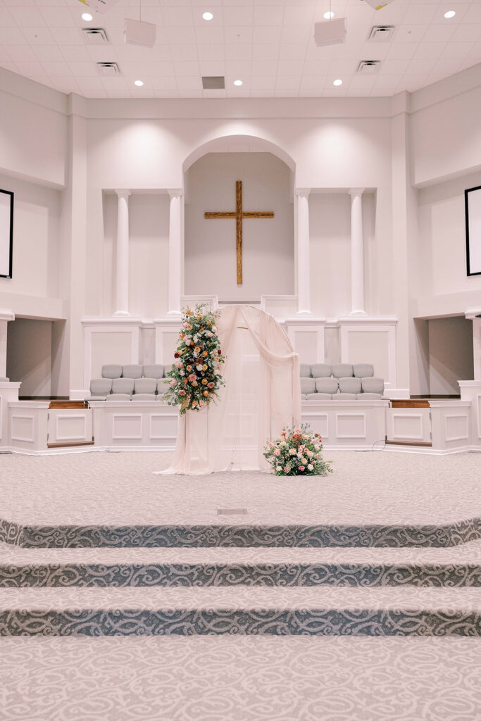 Christin & Aaron’s Romantic Georgia Wedding at Hazelhurst First Baptist Church