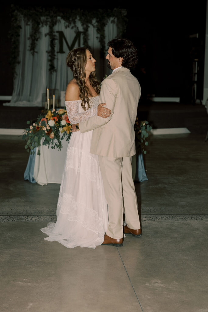 Christin & Aaron’s Romantic Georgia Wedding at Hazelhurst First Baptist Church
