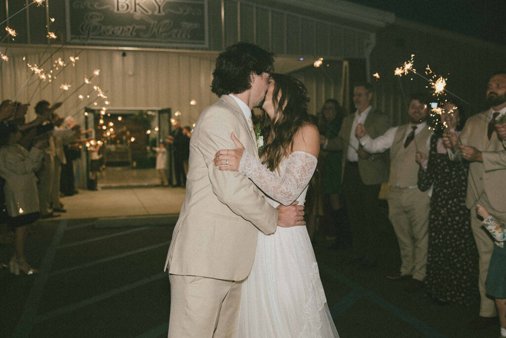 Christin & Aaron’s Romantic Georgia Wedding at Hazelhurst First Baptist Church