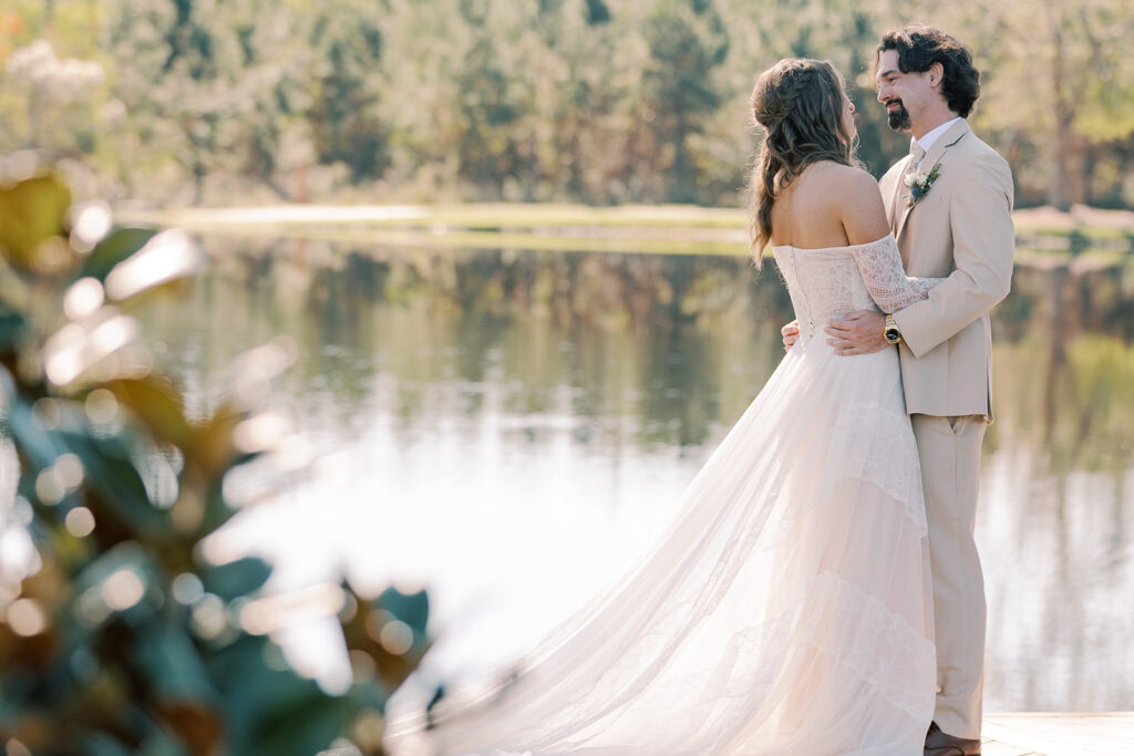 Christin & Aaron’s Romantic Georgia Wedding at Hazelhurst First Baptist Church