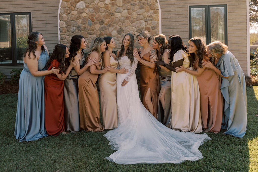 Cute picture of the bride and her bridesmaids