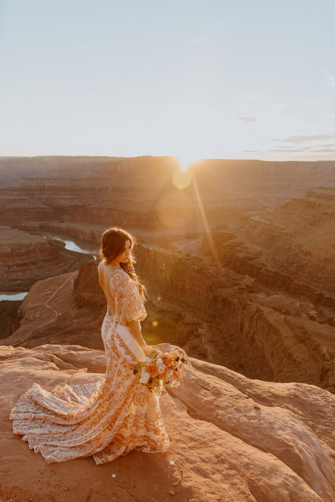 stunning picture of the bride during golden hour