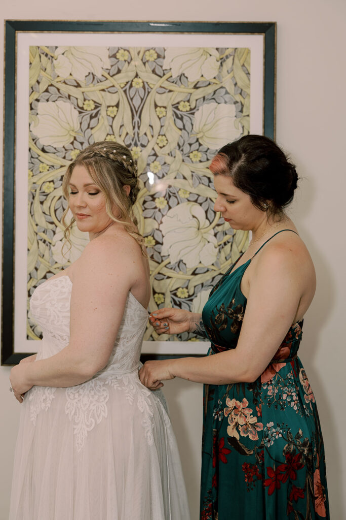 A Classic Spring Wedding at Forsyth Park Filled With Romance and Southern Charm
