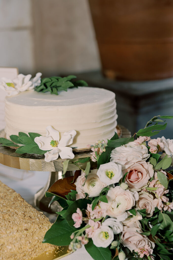Cute picture of the wedding cake