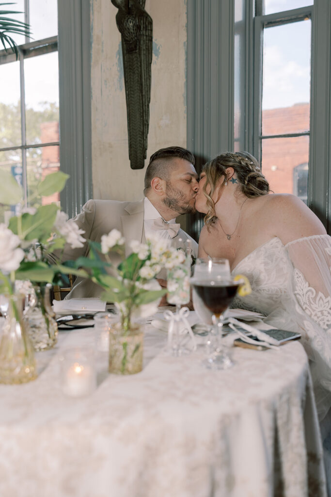 A Classic Spring Wedding at Forsyth Park Filled With Romance and Southern Charm