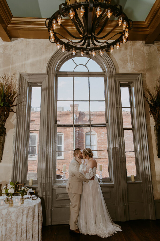 Cute pictures of the newlyweds kissing