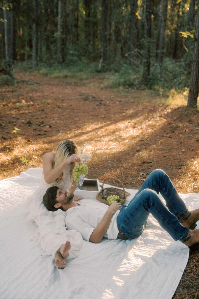cute picnic during the engagement photos