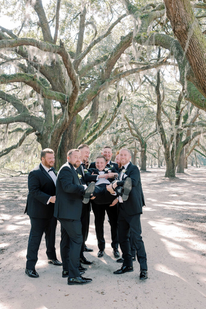 fun portraits of the groom and his friends