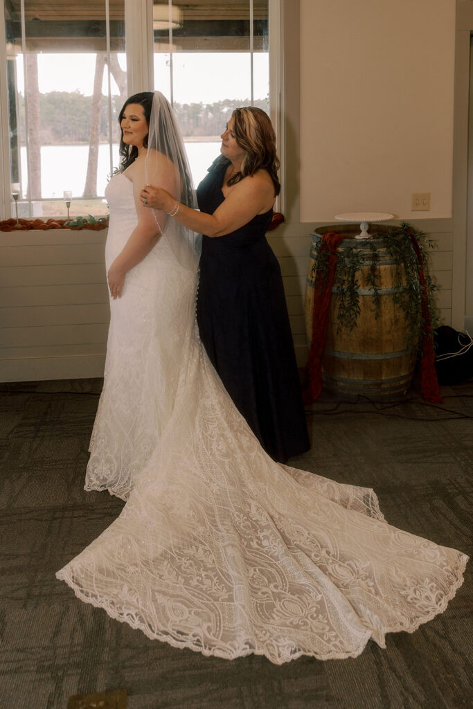 A Bohemian Lakeside Wedding at Evans County Public Fishing Area | Taylor & Brandon
