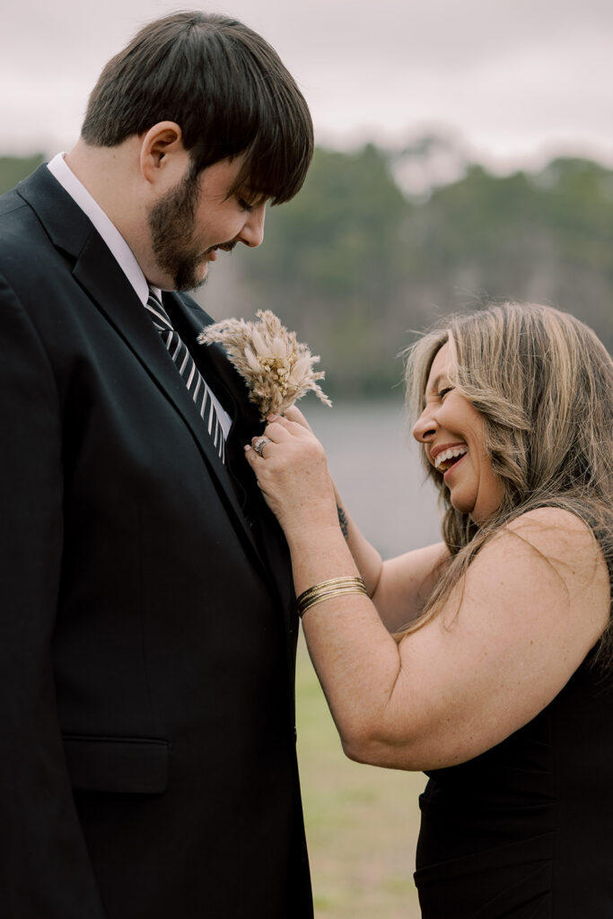 A Bohemian Lakeside Wedding at Evans County Public Fishing Area | Taylor & Brandon