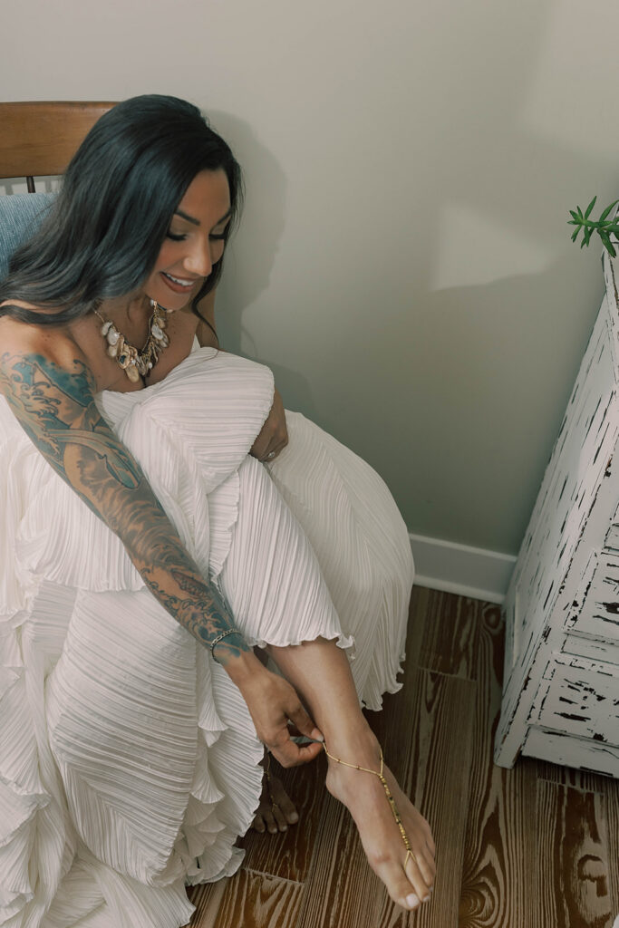 bride before her first touch with the groom