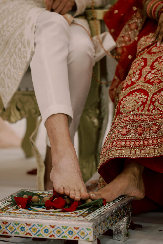 intimate hindu elopement ceremony