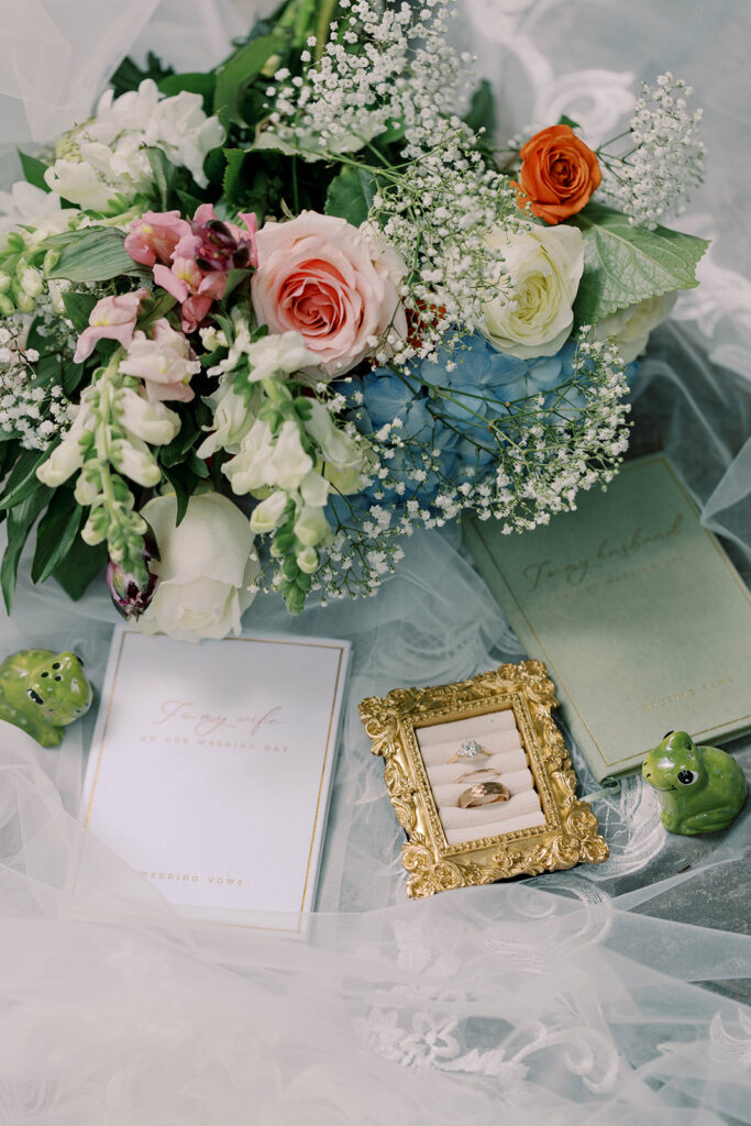 stunning picture of the wedding details
