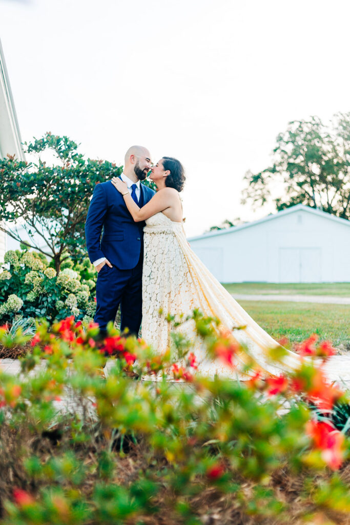 Cute picture of the bride and groom, kissing